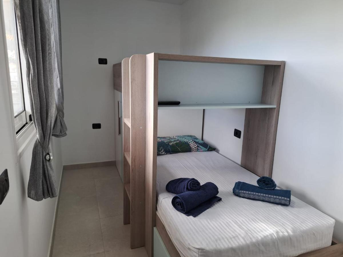 Newly Reformed 2 Bedroom Apartment In The Center Of Los Cristianos Los Cristianos  Ngoại thất bức ảnh