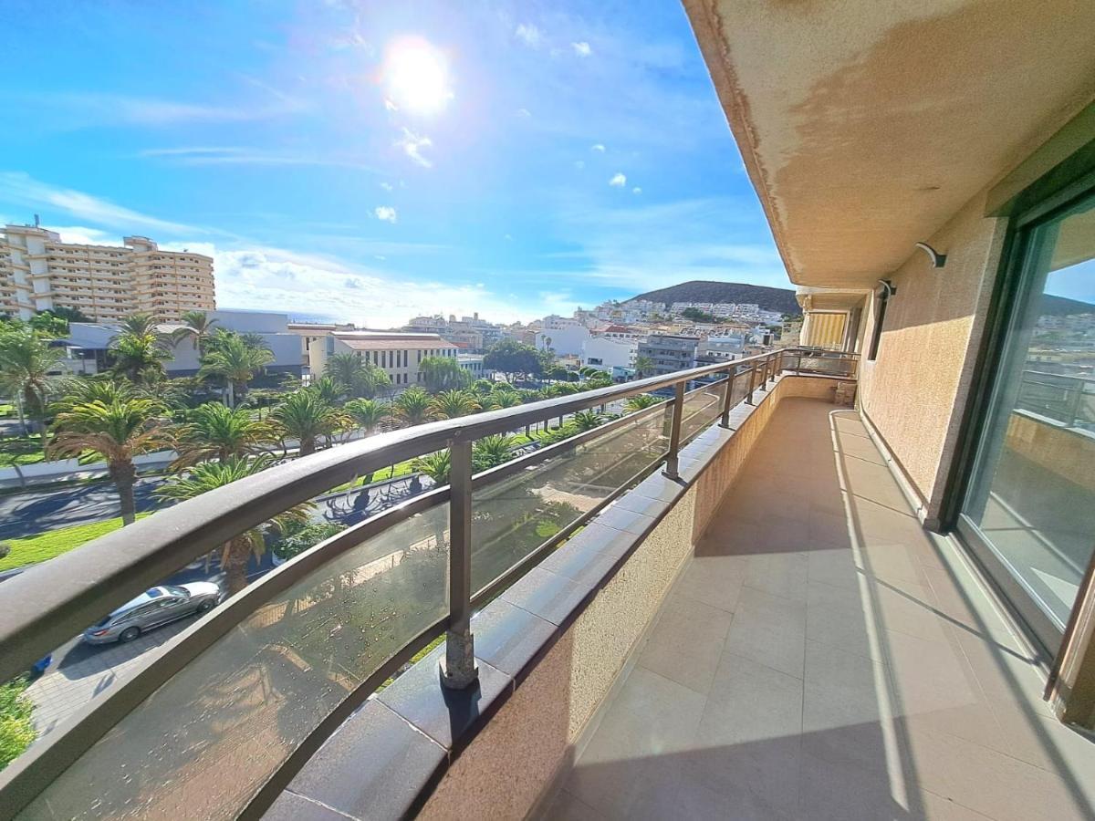 Newly Reformed 2 Bedroom Apartment In The Center Of Los Cristianos Los Cristianos  Ngoại thất bức ảnh