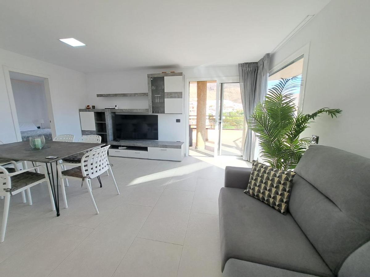 Newly Reformed 2 Bedroom Apartment In The Center Of Los Cristianos Los Cristianos  Ngoại thất bức ảnh