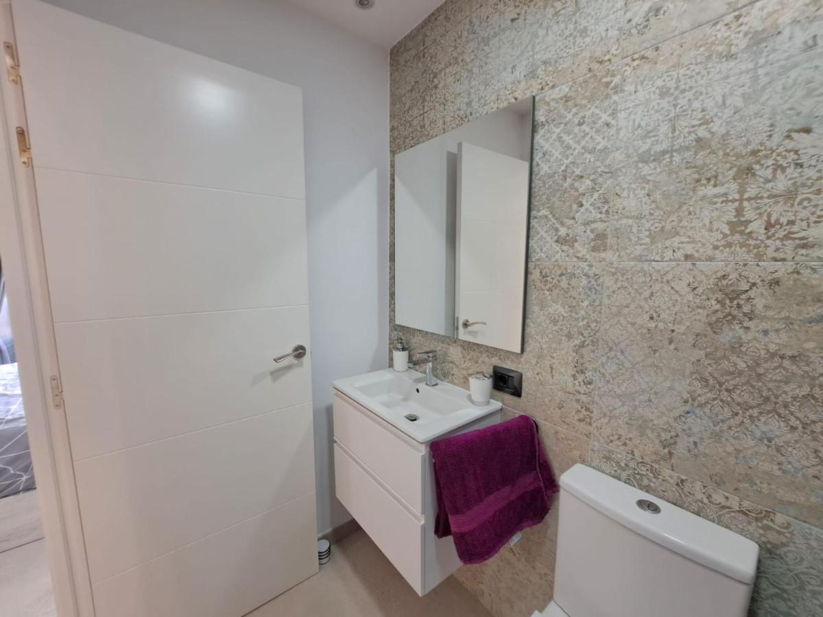 Newly Reformed 2 Bedroom Apartment In The Center Of Los Cristianos Los Cristianos  Ngoại thất bức ảnh