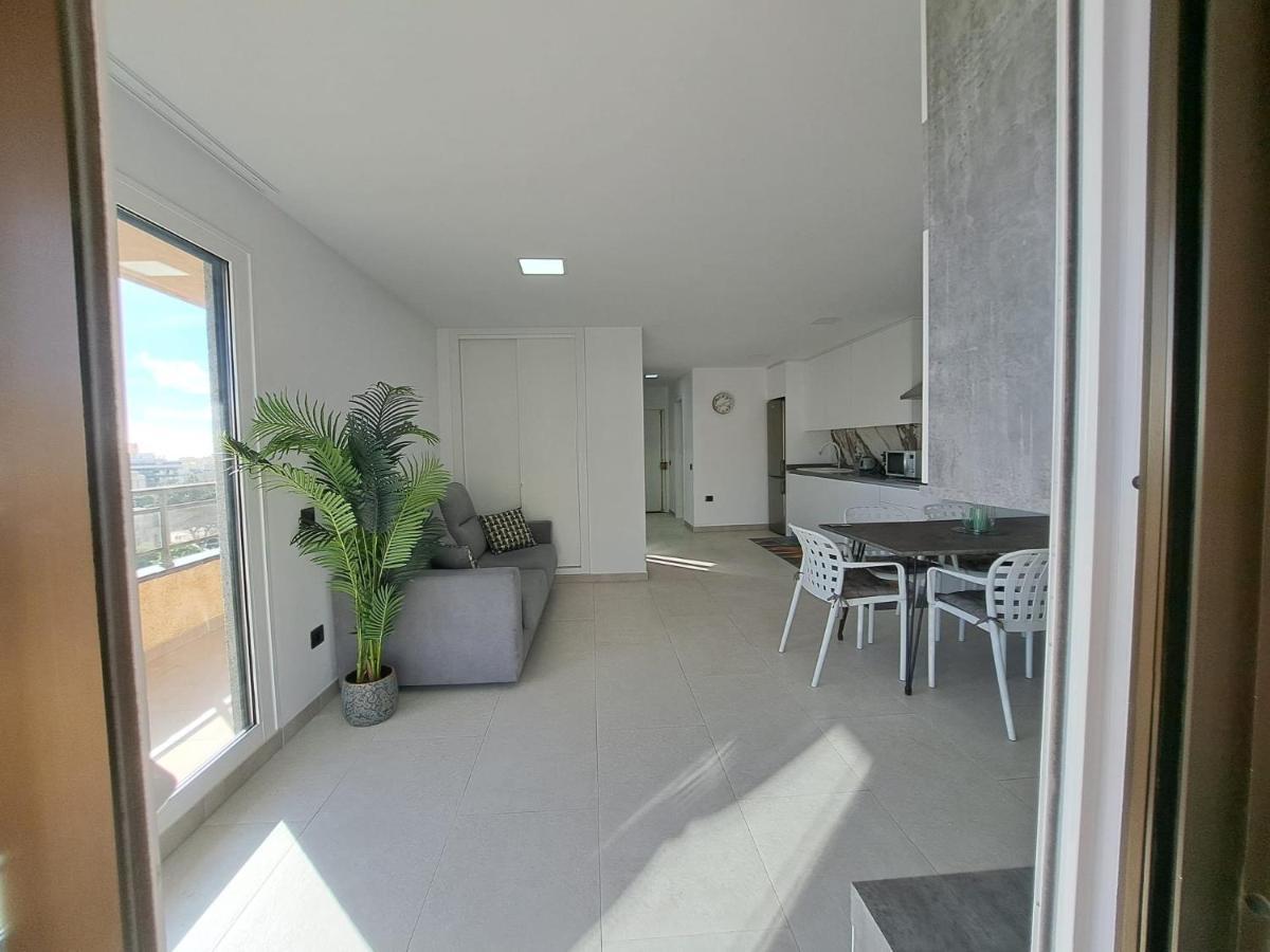 Newly Reformed 2 Bedroom Apartment In The Center Of Los Cristianos Los Cristianos  Ngoại thất bức ảnh